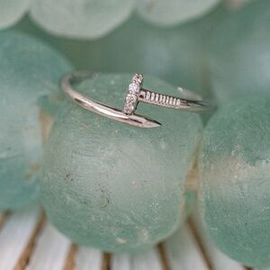 Sz. 8 NWOT .04 carat Diamond 14k solid white gold nail wrap ring